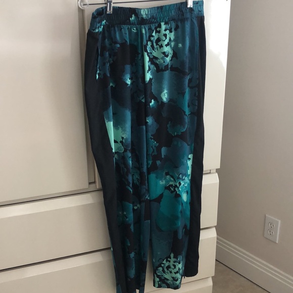 Fabletics pants - Picture 4 of 5